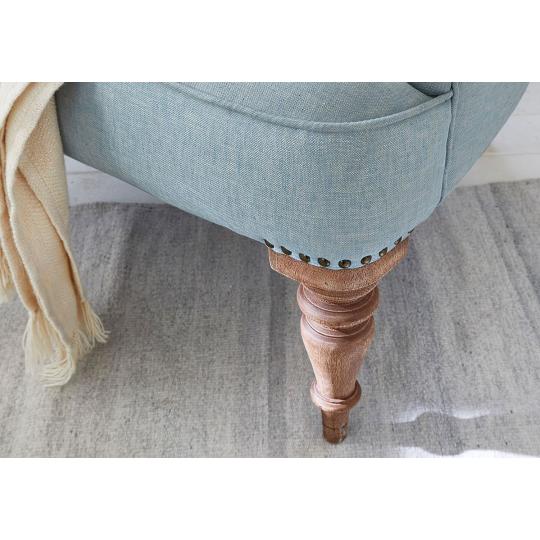 vintage country fotel mediterran paraszthaz nappali butor videki villa butor berendezes provanszi vilagos kek len provanszi karpitos.jpg